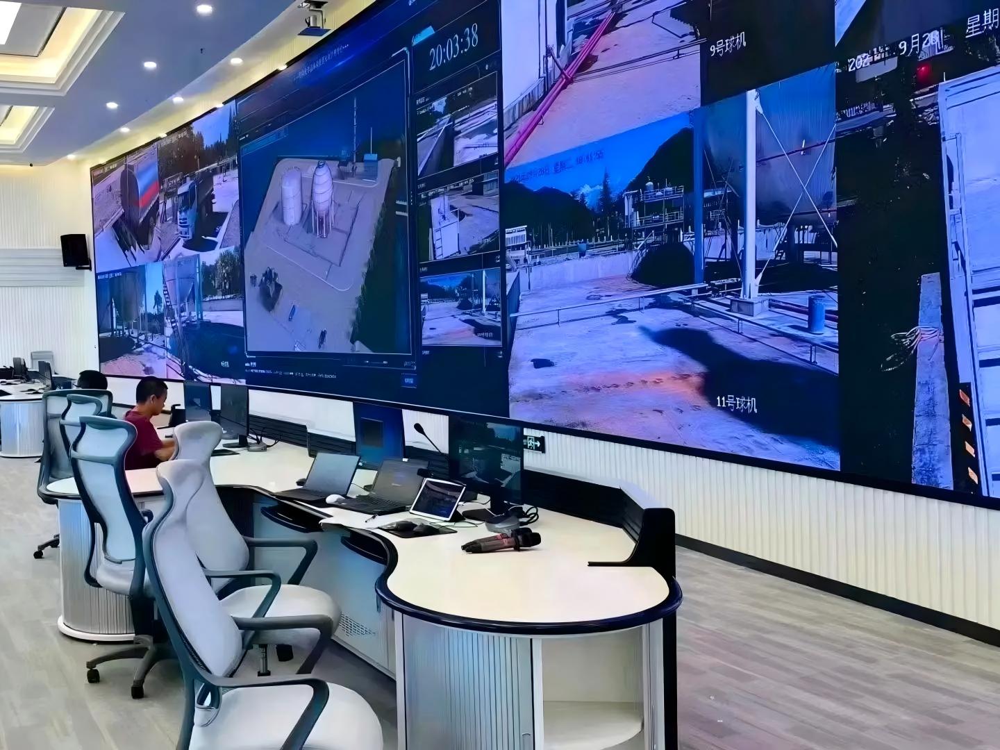 4.? Communication and collaboration promotion: LED display screens support video conferencing, which can realize real-time communication between control centers in multiple locations; as an information sharing platform, it can centrally display information, facilitate operators and teams to obtain it in time, and promote communication and collaboration. 4.? Communication and collaboration promotion: LED display screens support video conferencing, which can realize real-time communication between control centers in multiple locations; as an information sharing platform, it can centrally display information, facilitate operators and teams to obtain it in time, and promote communication and collaboration.